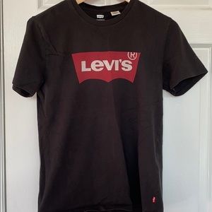 Levi’s logo t-shirt